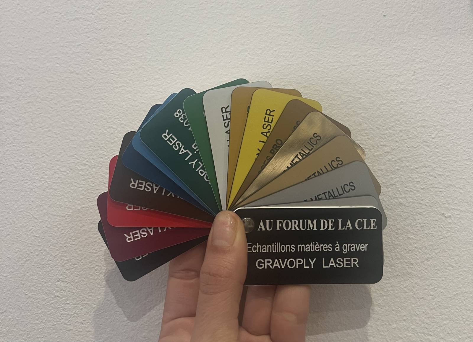 Réalisez une gravure pour votre plaque de boîte aux lettres et votre sonnette à Marseille