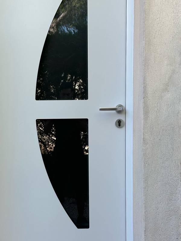 Bien isoler l’extension de sa maison grâce à une menuiserie extérieure adaptée à Marseille et ses environs