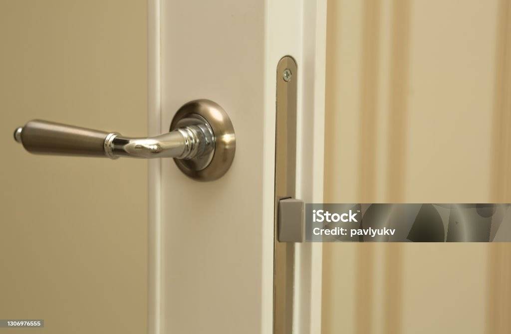 Pourquoi choisir un blindage parisien pour sécuriser votre porte palière ?